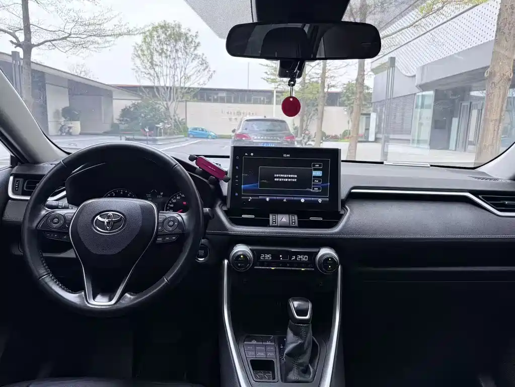 Toyota Wildlander 2021 — фото 10