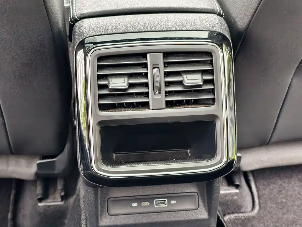 Volkswagen Passat 2022 — фото 17