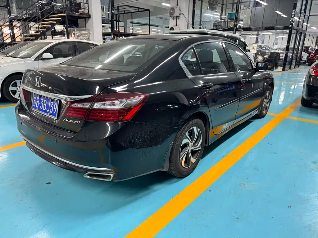 Honda Accord 2016 — фото 6