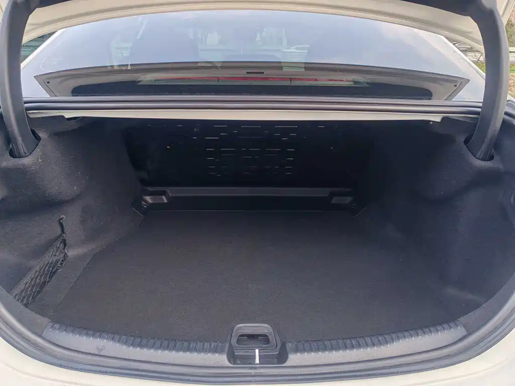 Mercedes-Benz C-Class 2023 — фото 12