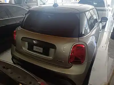 MINI MINI 2023