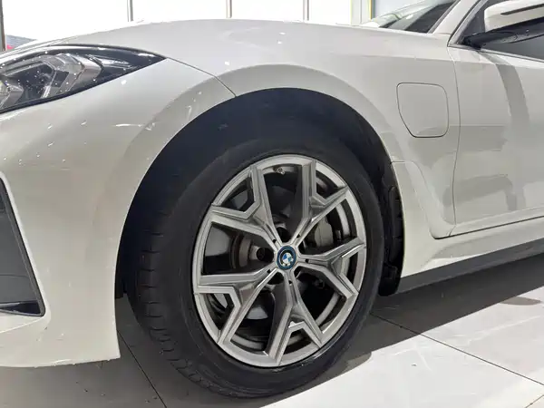 BMW i3 2024