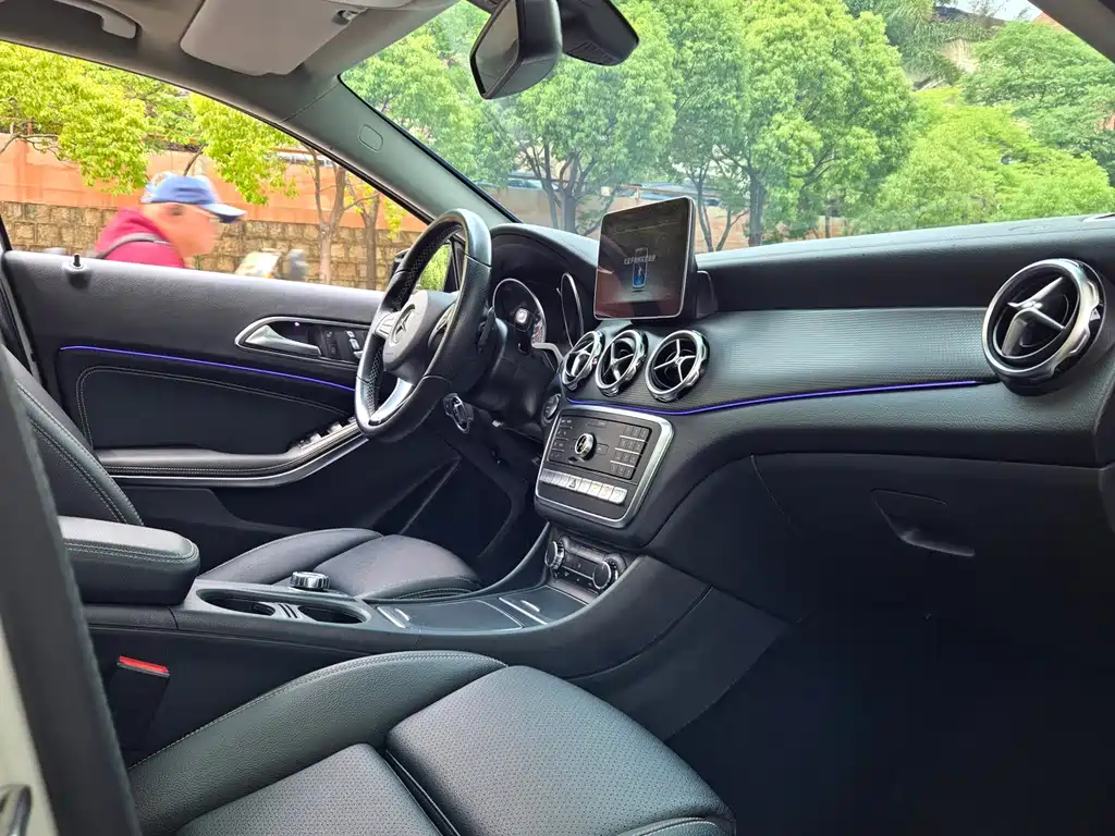 Mercedes-Benz GLA 2018 — фото 17