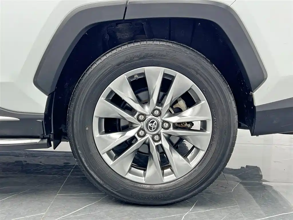 Toyota Wildlander 2023 — фото 22