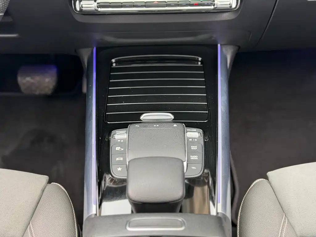 Mercedes-Benz EQA 2022 — фото 13