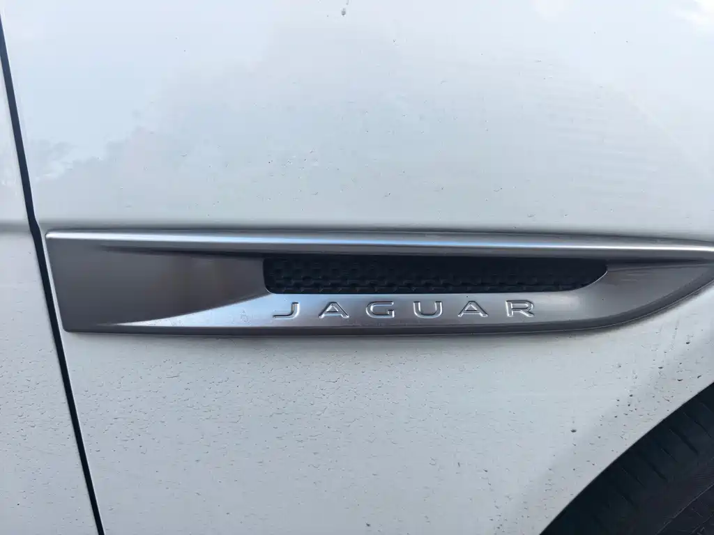 Jaguar XEL 2022 — фото 17