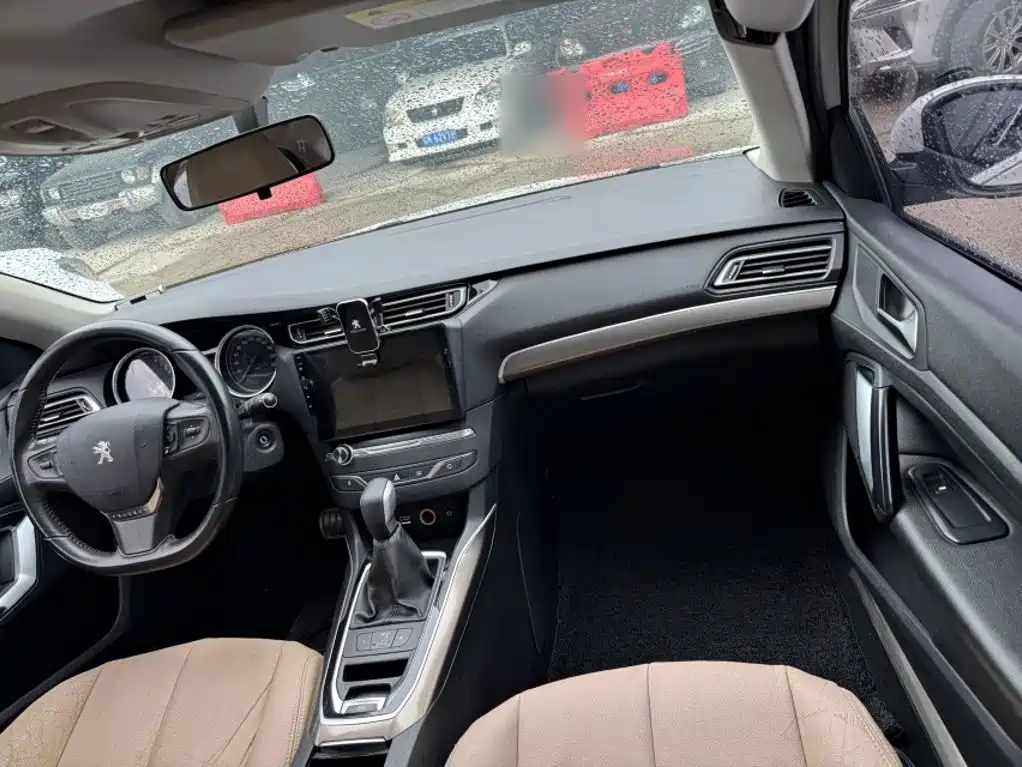 Peugeot 408 2015 — фото 13