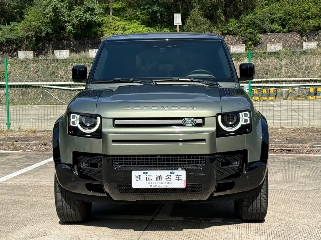 Land Rover Defender 2025 — фото 1