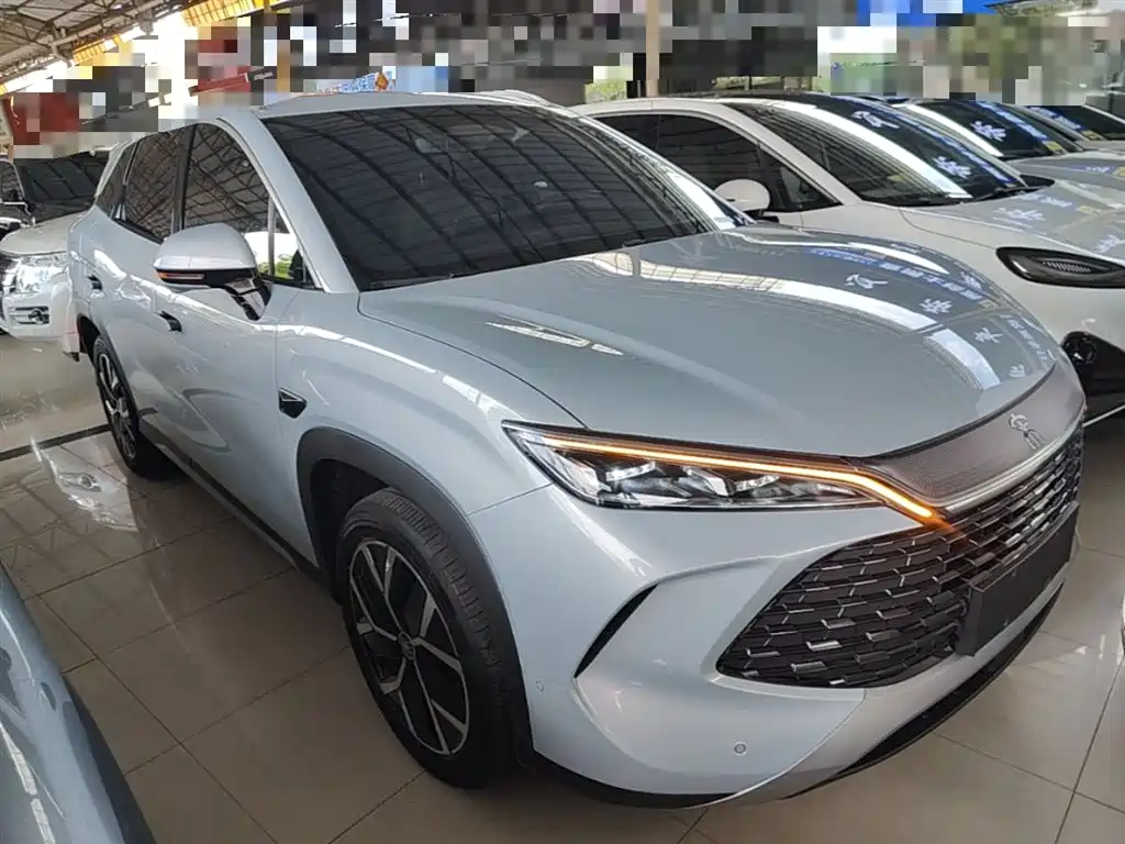 BYD L DM-i 2025 — фото 4