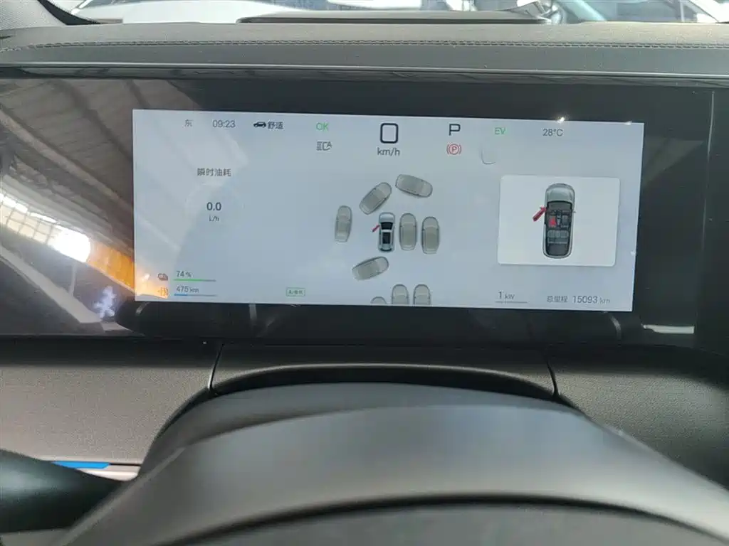 BYD L DM-i 2025 — фото 12