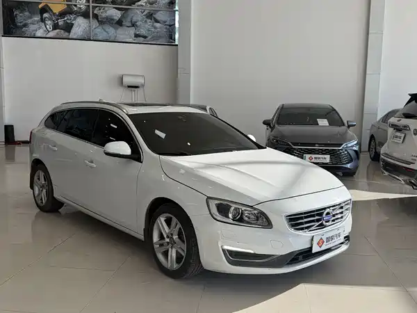 Volvo V60 2015