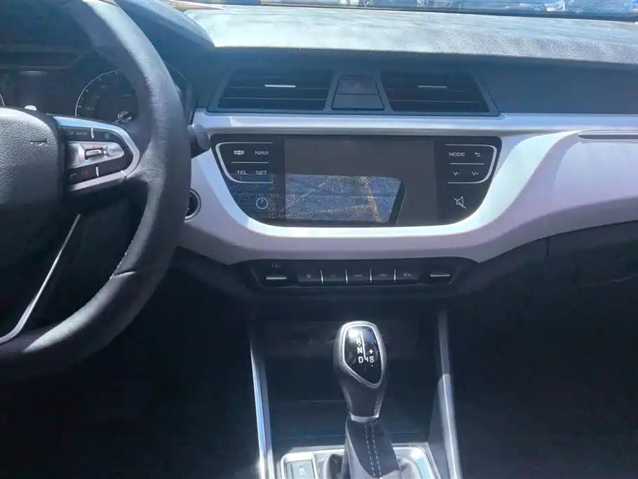 Geely Vision X3 2020 — фото 13