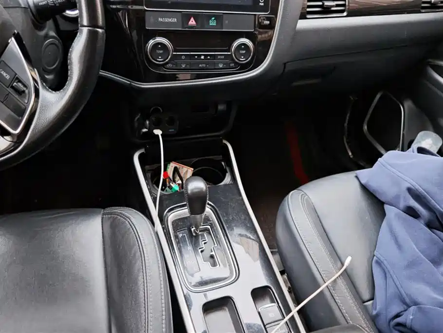 Mitsubishi Outlander 2019 — фото 16
