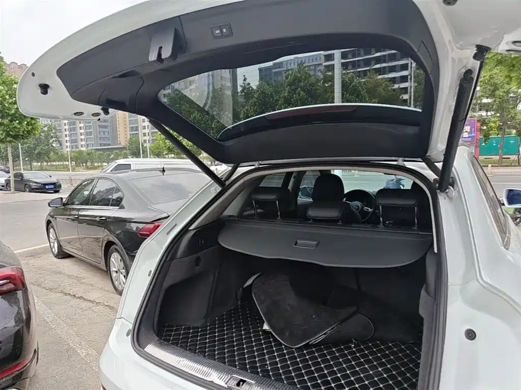 Audi Q3 2018 — фото 19