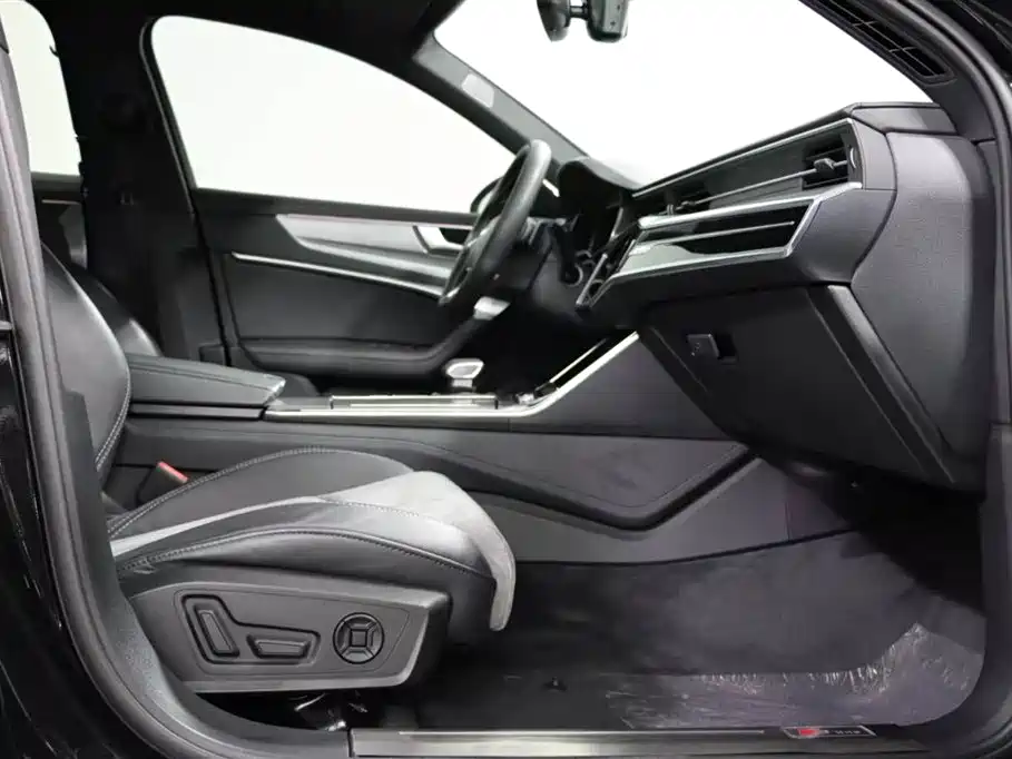 Audi A6L 2022