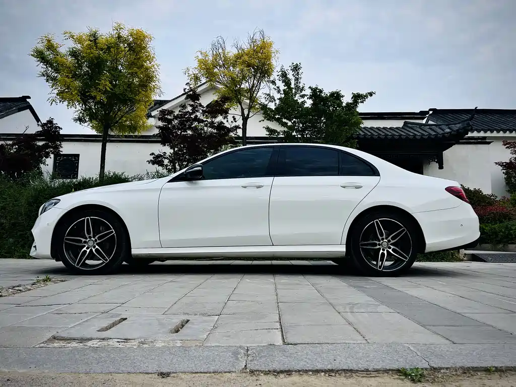 Mercedes-Benz E-Class 2017 — фото 7