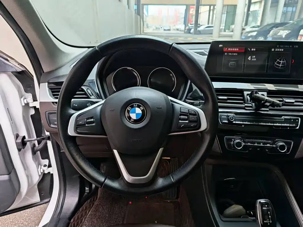 BMW X1 2022 — фото 8