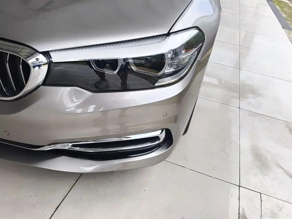 BMW 5 Series 2019 — фото 24