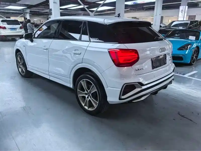 Audi Q2L 2024