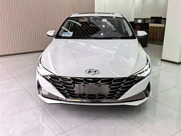 Hyundai Elantra 2022