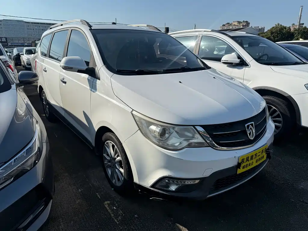 Baojun 730 2015