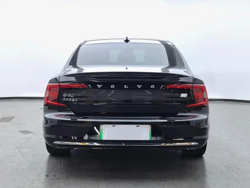 Volvo S90 PHEV 2024