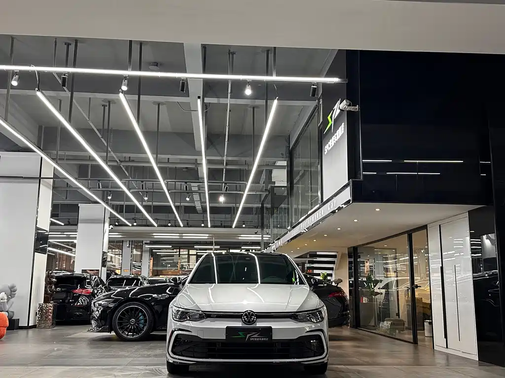 Volkswagen Golf 2021