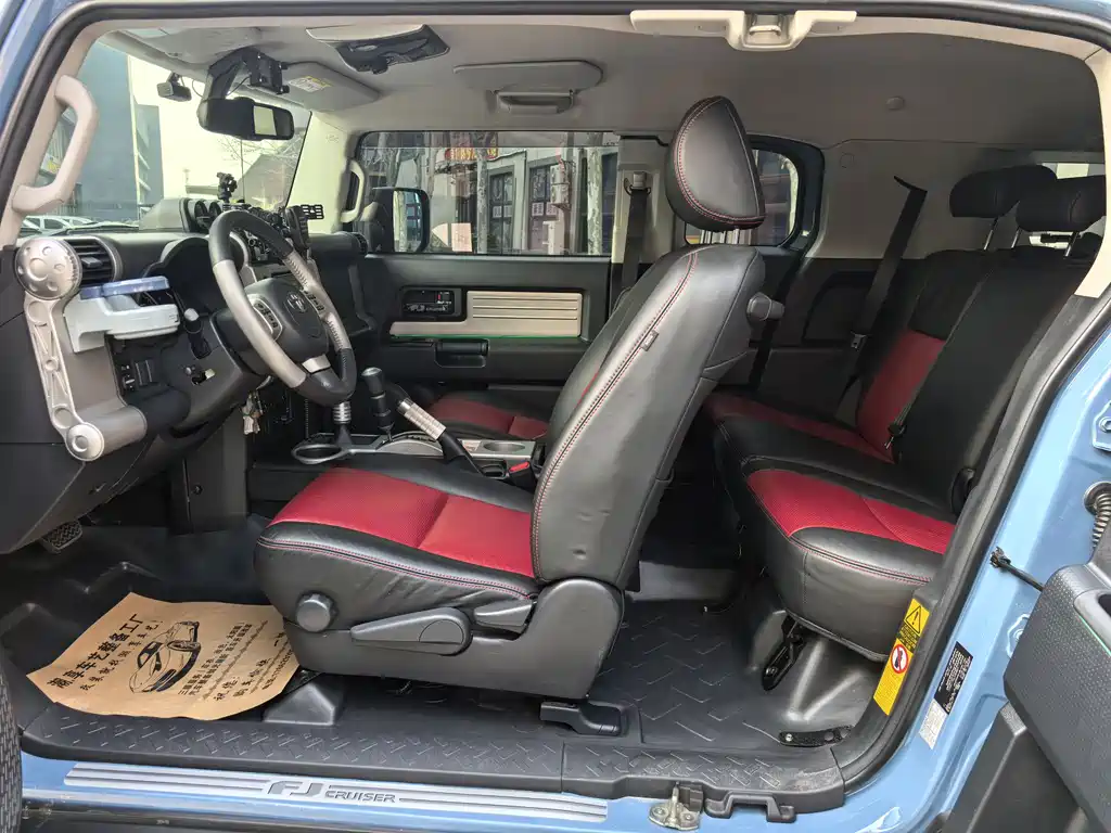 Toyota FJ Cruiser 2020 — фото 12