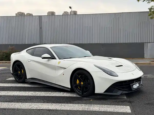 Ferrari F12berlinetta 2013