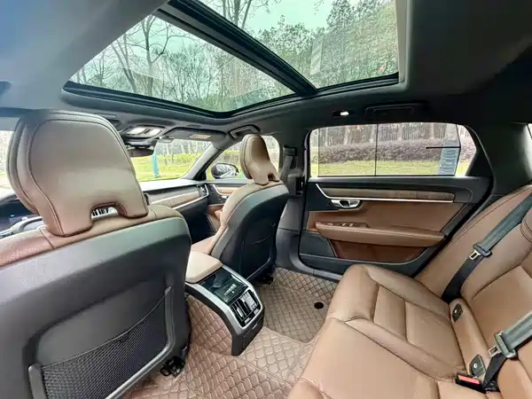 Volvo S90 2022