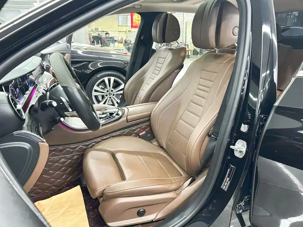 Mercedes-Benz E-Class 2018 — фото 15