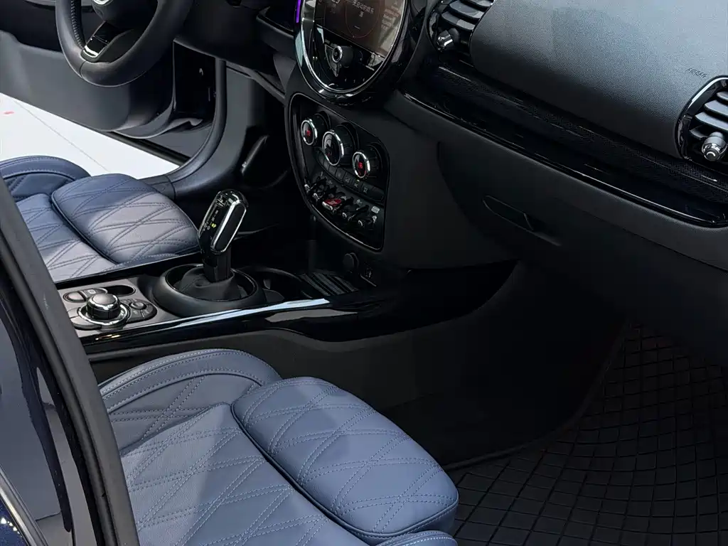 MINI Clubman 2022 — фото 12