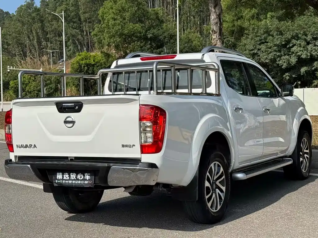 Nissan Navara 2022 — фото 4