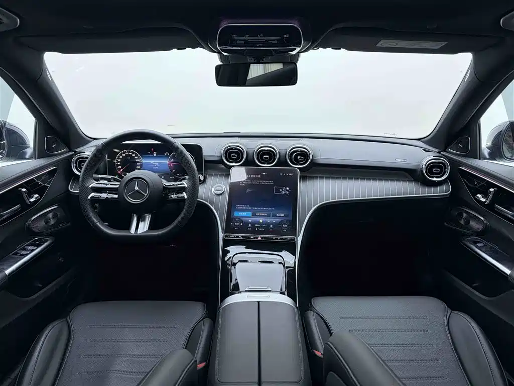 Mercedes-Benz C-Class 2024 — фото 12