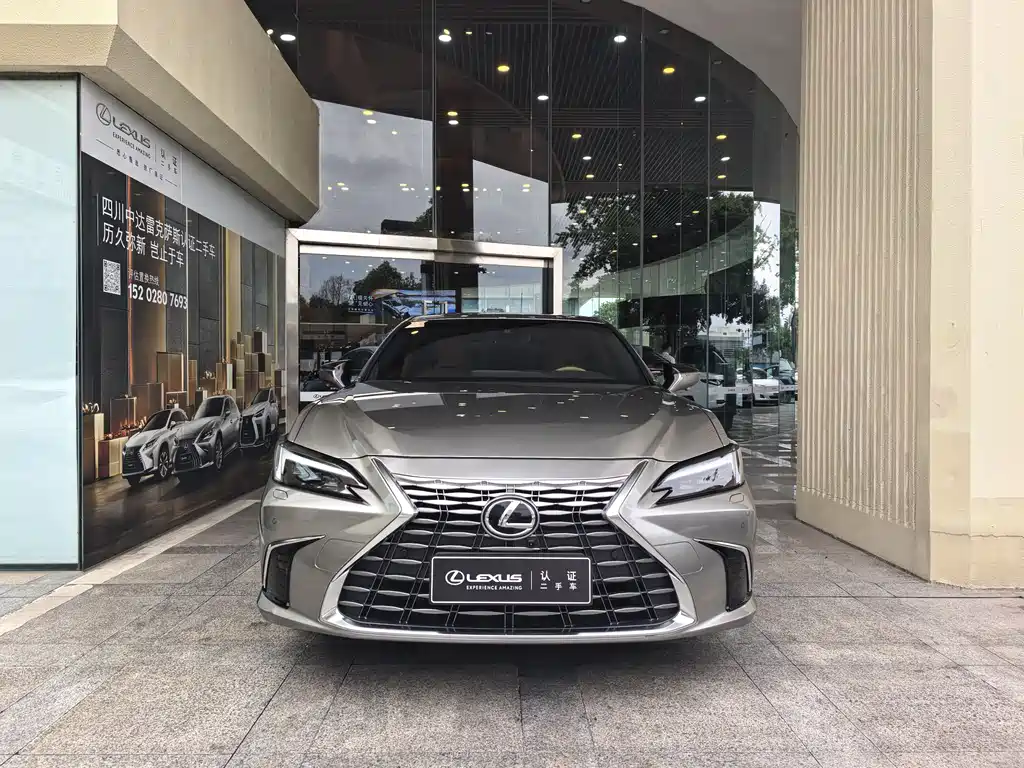 Lexus ES 2025 — фото 1