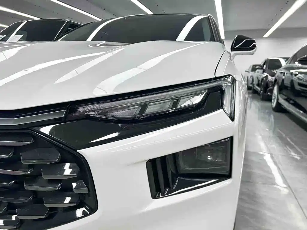 Ford Mondeo 2023 — фото 25