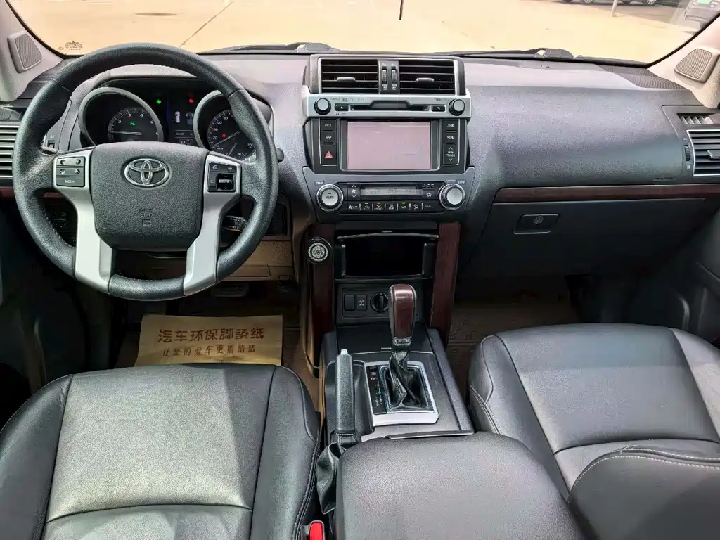 Toyota Prado 2015 — фото 8