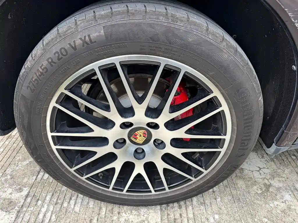 Porsche Cayenne 2014 — фото 24