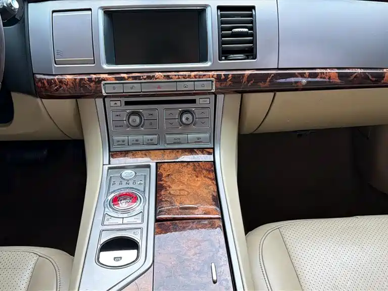 Jaguar XF 2008 — фото 15