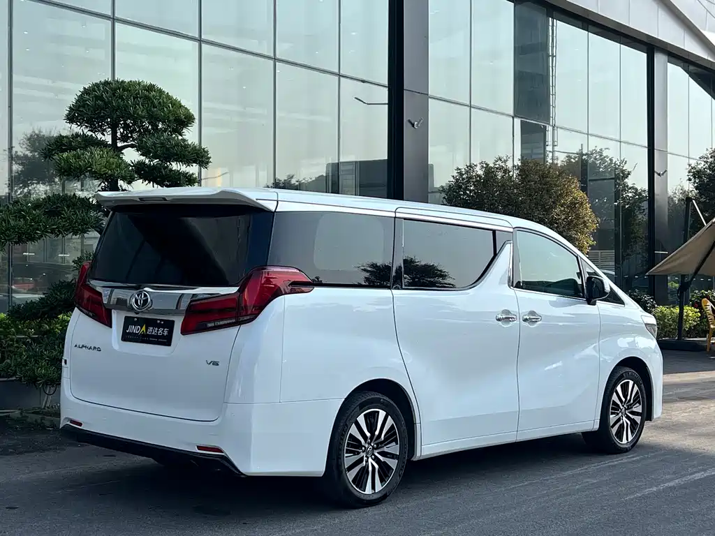 Toyota Alphard 2018 — фото 9