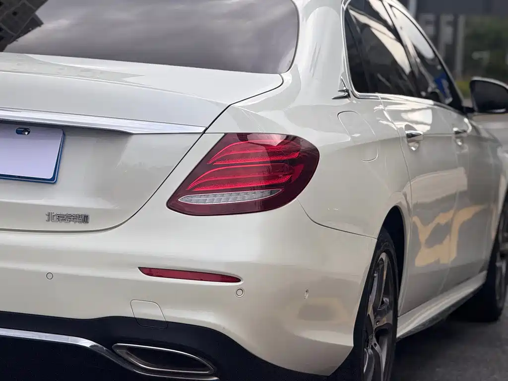 Mercedes-Benz E-Class 2018 — фото 25