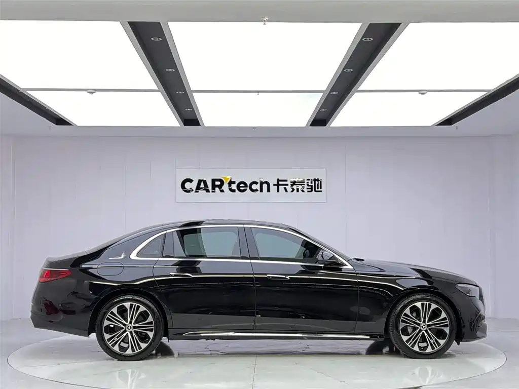 Mercedes-Benz E-Class 2024 — фото 6