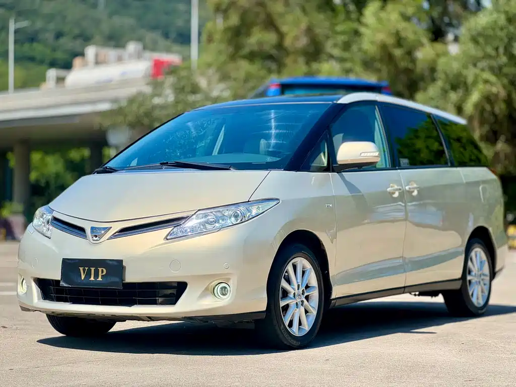 Toyota Previa 2014 — фото 20