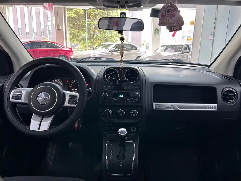 Jeep Compass 2015 — фото 20