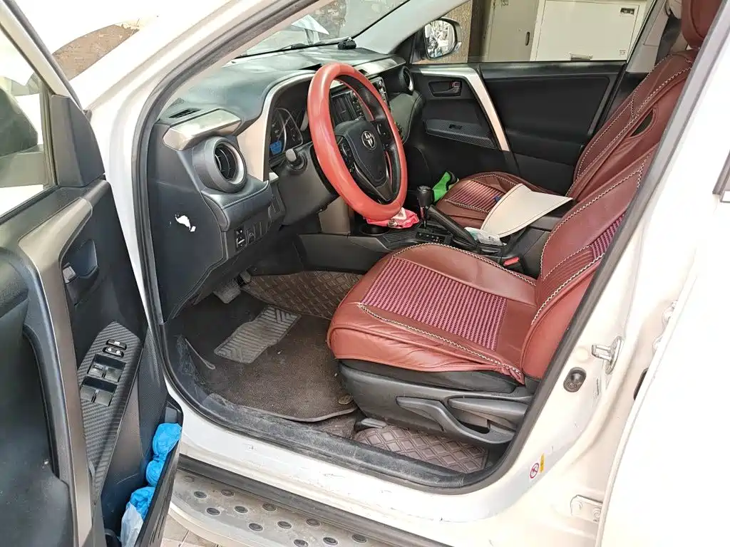 Toyota RAV4 2016 — фото 14