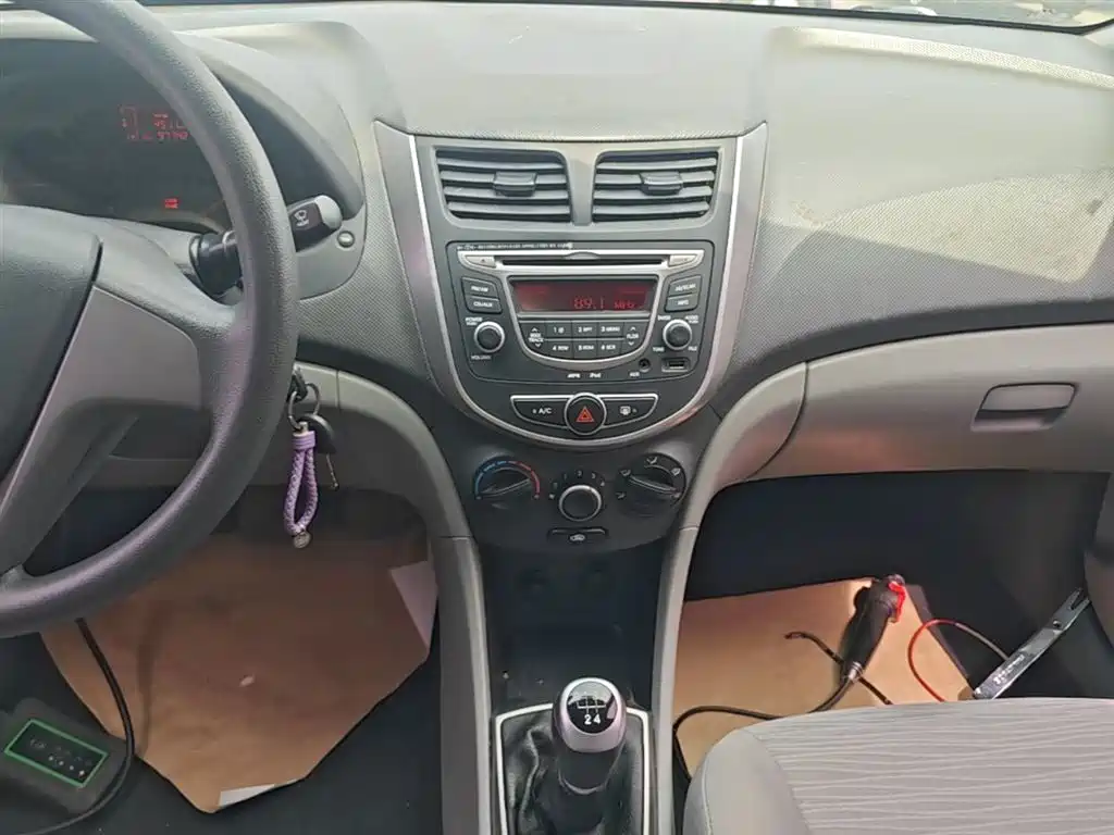 Hyundai Verna 2016 — фото 13