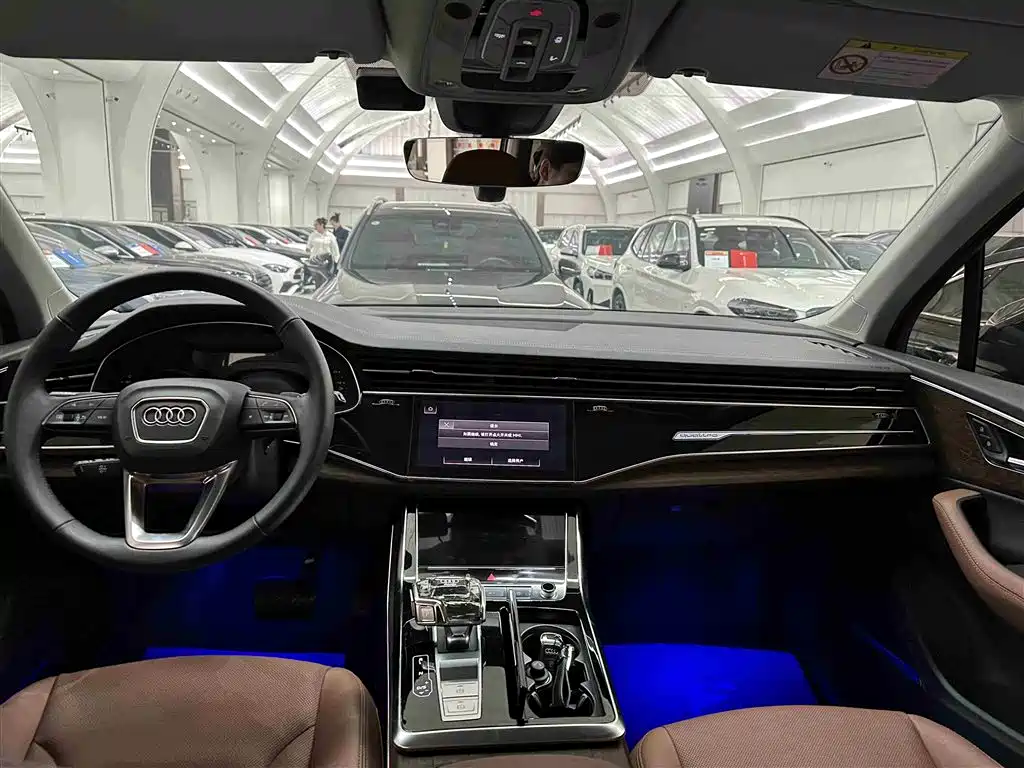 Audi Q7 2024 — фото 16