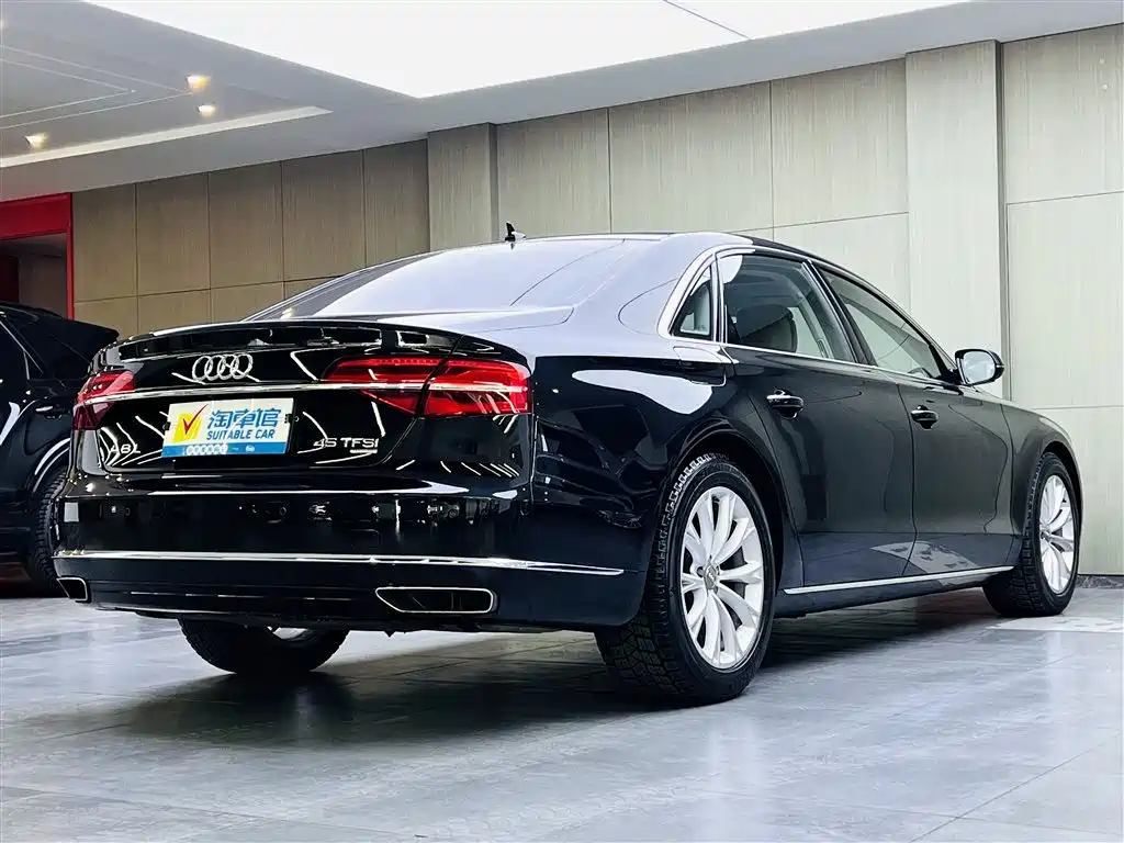 Audi A8 2015 — фото 4