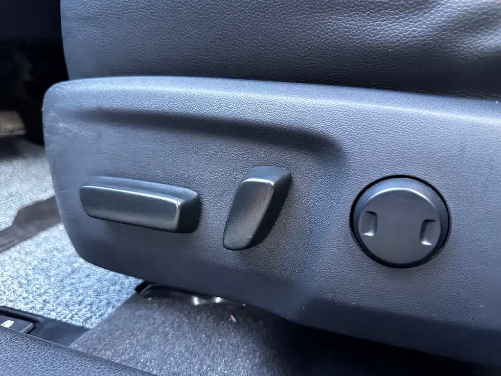Toyota Corolla 2015 — фото 30