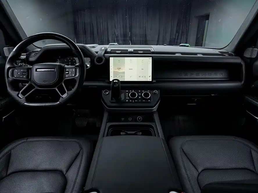 Land Rover Defender 2023 — фото 11